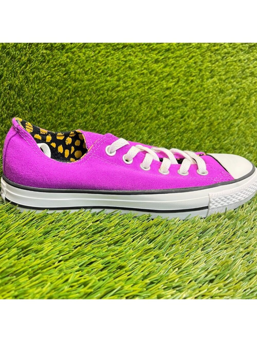 Converse Chuck Taylor All Star Low Womens Size 8 Purple Athletic Shoes Sneakers